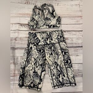 Ideology Black & White Sports Bra Set